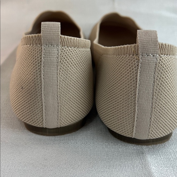 Beige flats - Picture 6 of 9